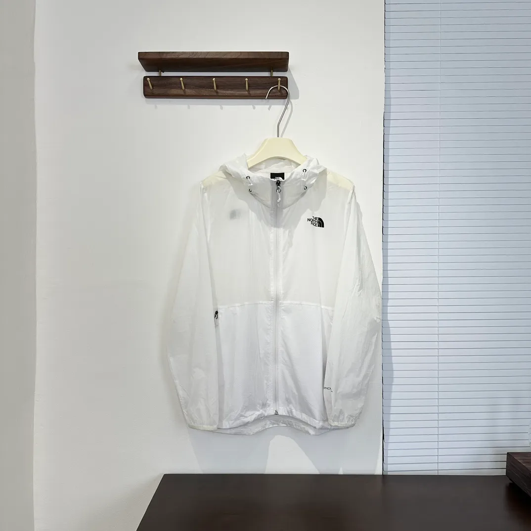 𝗧𝗵𝗲 𝗡𝗼𝗿𝘁𝗵 𝗙𝗮𝗰𝗲｜ ！ 𝘀𝗶𝘇𝗲：𝗦 𝗠 𝗟 𝗫𝗟 𝗫𝗫𝗟 ：Black、White、Gray、